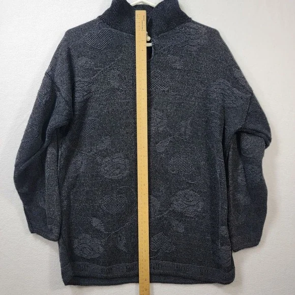 Vintage Huntington Ridge Floral Rose Knit Sweater Button Neck Pearl Detail Gray - Picture 6 of 16